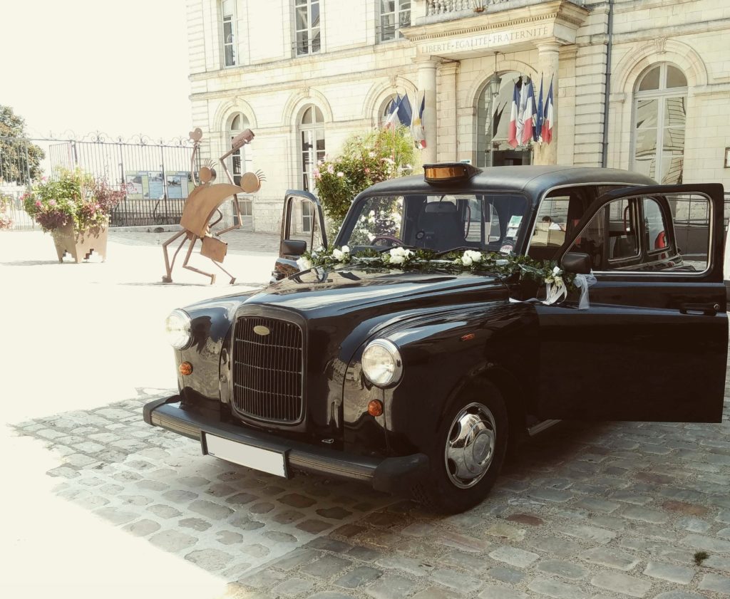 taxi anglais noir black cab mariage wedding Blois TaxiFun location voiture de mariage avec chauffeur