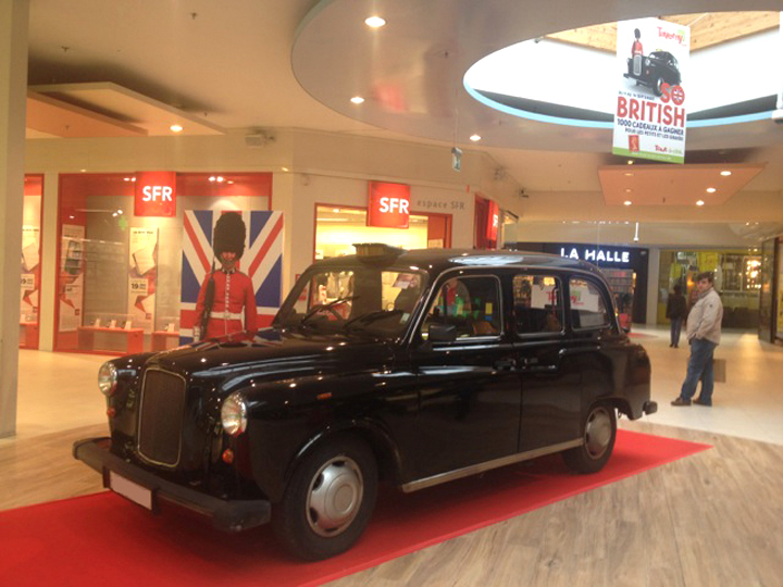 TaxiFun Actions commerciales exposition taxi anglais dans centre commercial pour semaine so british