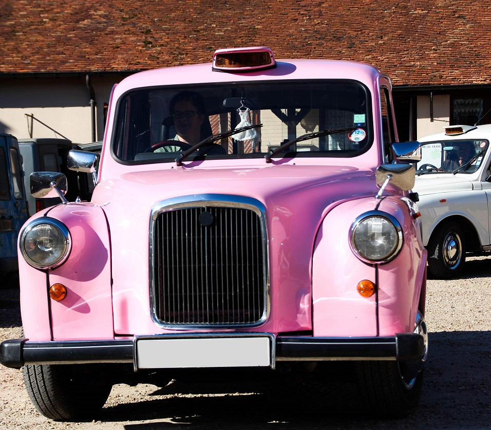 TaxiFun taxi anglais noir black rose unique en France Pink Lady journée détente événements d'entreprise