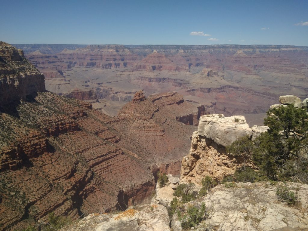 taxifun beau mot beauté la beauté le beau beauté de la nature grand canyon pastel roche arbre solitaire taxi anglais le specialiste du taxi anglais en france mot spirituel actu taxifun black cab taxi londonien publication