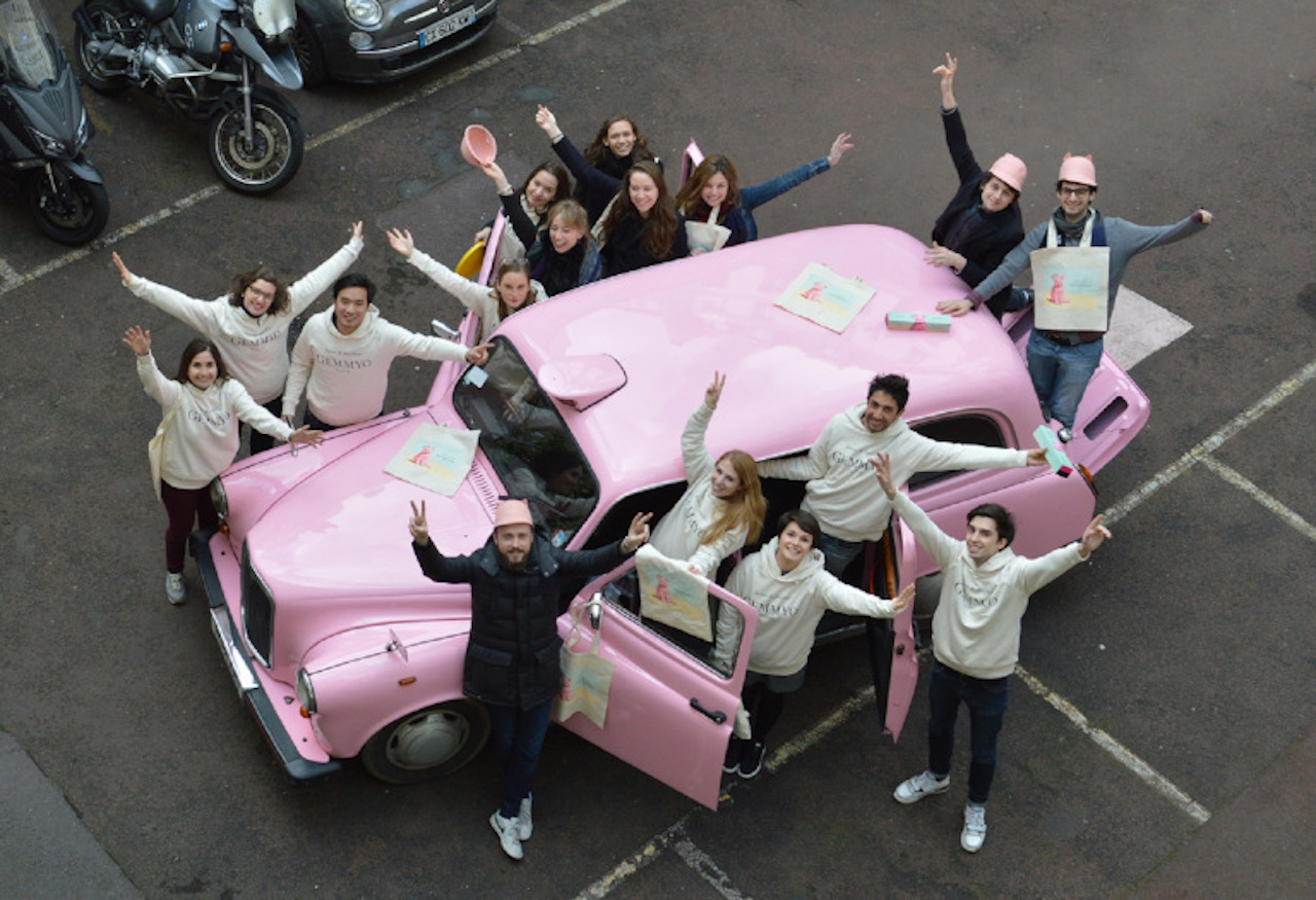 Pink London taxis with the Gemmyo team for sample distribution, Paris
