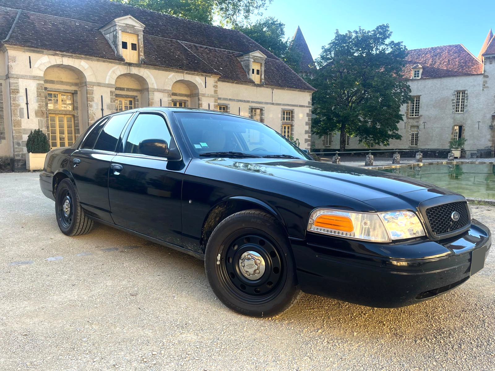 crown victoria fbi car